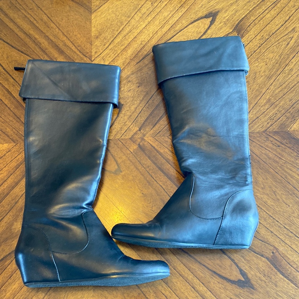 NWOT knee high leather boots